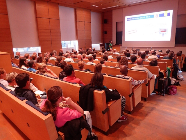 Participants aux Journées RESAMA 2022 dans un amphithéâtre à Paris